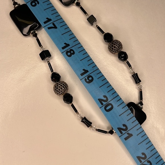 Black and crystal glass king beaded necklace. Unknown brand. - Picture 5 of 5